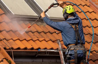 Démoussage et hydrofuge de toiture à Croce